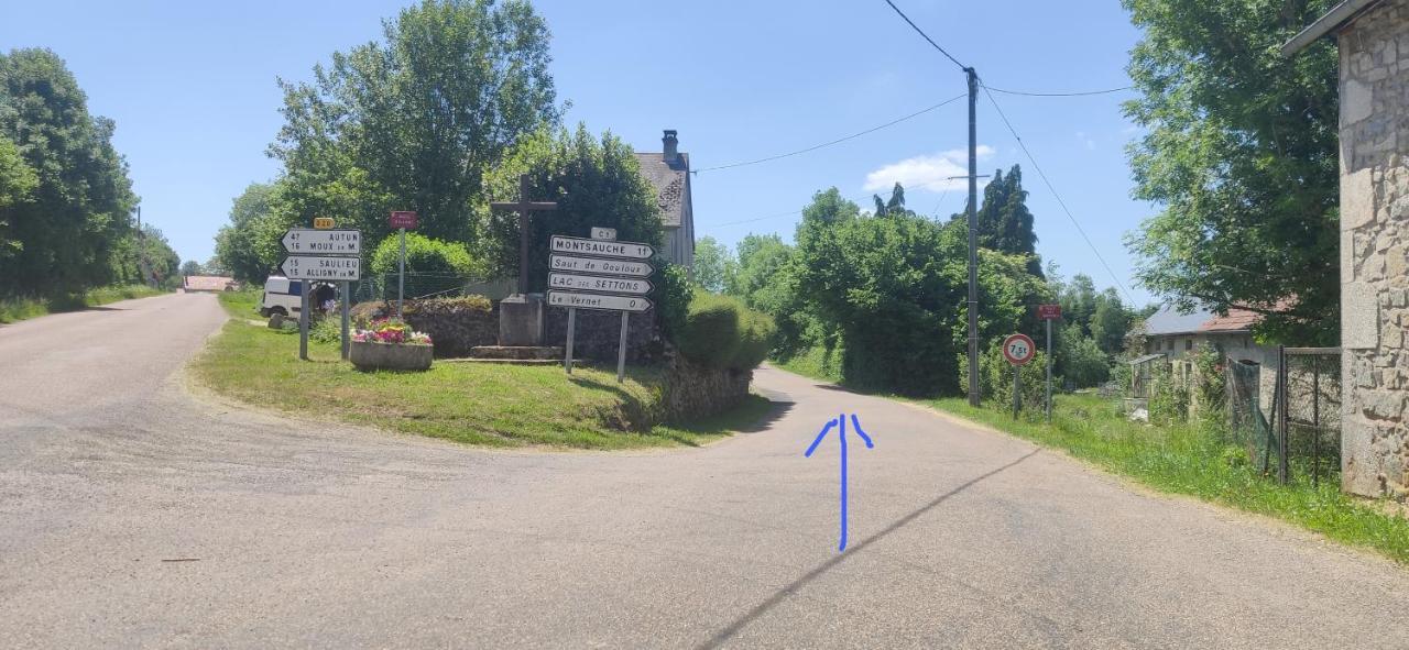 Chalet Deux Chambres Au Calme Saint-Brisson エクステリア 写真