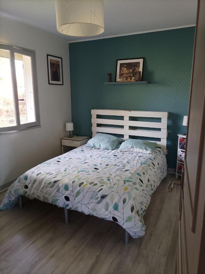 Chalet Deux Chambres Au Calme Saint-Brisson エクステリア 写真